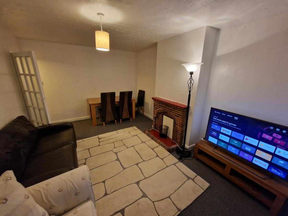 Millmead Apartment In Central Guildford With Parking Buitenkant foto