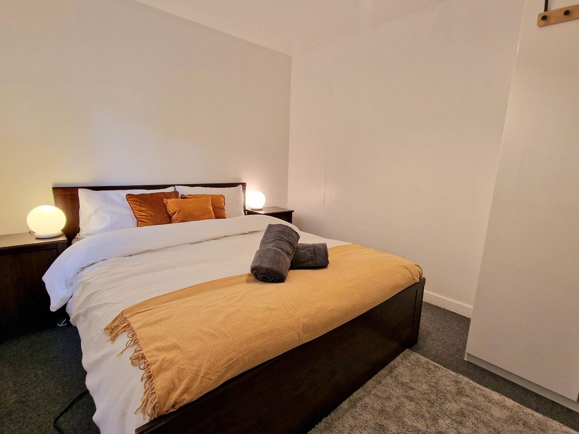 Millmead Apartment In Central Guildford With Parking Buitenkant foto